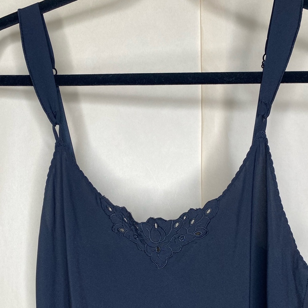 Vintage Black Vanity Fair Dress Slip Sz 36 M/L - Picture 3 of 5